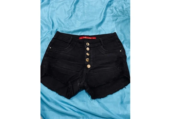 Short jeans Miller tamanho 40 15 reais apenas
