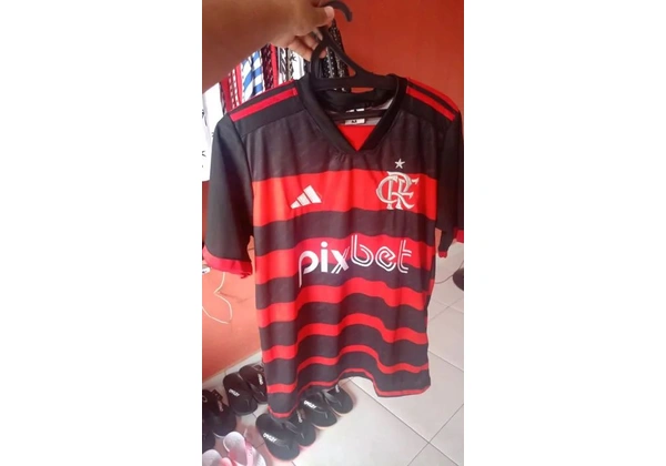Camisas masculinas continuam por R$38