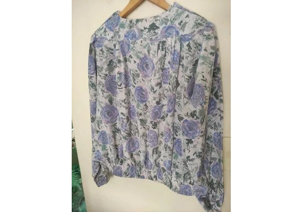 YESSICA CITY BLUSA Tam 48 45, 00Não amassaAltura 68cmLargura 78cm
