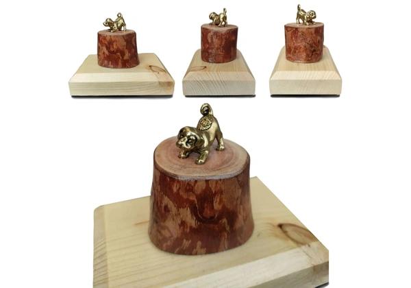 Enfeite de mesa de metal e madeira