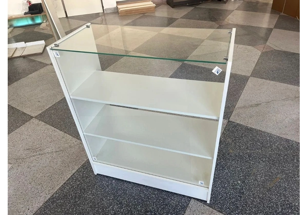 BALCÃO VITRINE COM VIDRO SUPERIOR