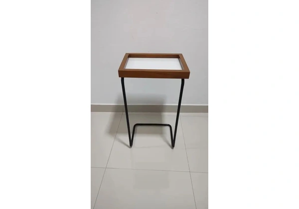 Mesinha para sofá ou outra utilidade seminova - 0, 70A x 0, 40L x 0, 30P