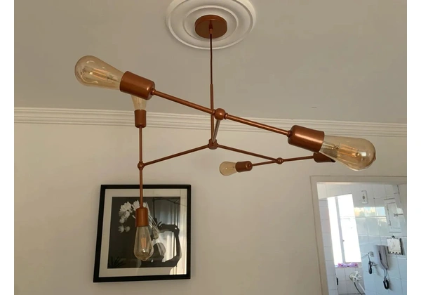 Lustre com lâmpadas
