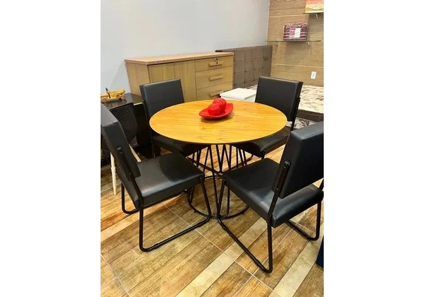 MESA EM AÇO COM CADEIRAS ACOLCHOADAS PRONTA ENTREGA