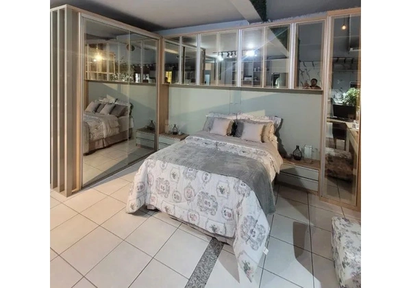 Guarda Roupa Planejado com portas espelhadas