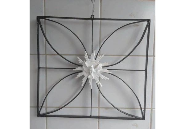 Quadro de ferro arabesco santo espírito