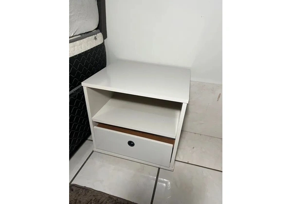 Mesa de cabeceira