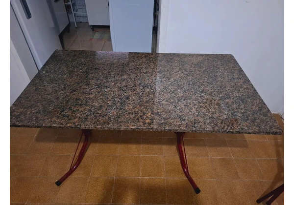Mesa com 6 cadeiras