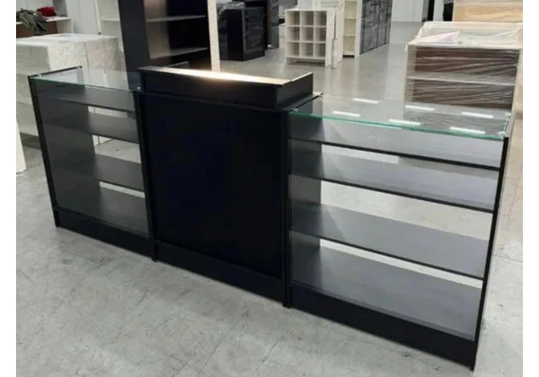 BALCÃO CAIXA + BALCÃO VITRINE COM VIDRO SUPERIOR