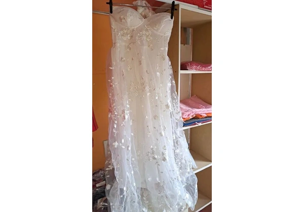 Roupas novas em promoção