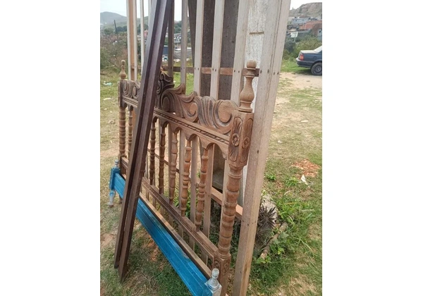 Cama de Casal Torneada Antiga