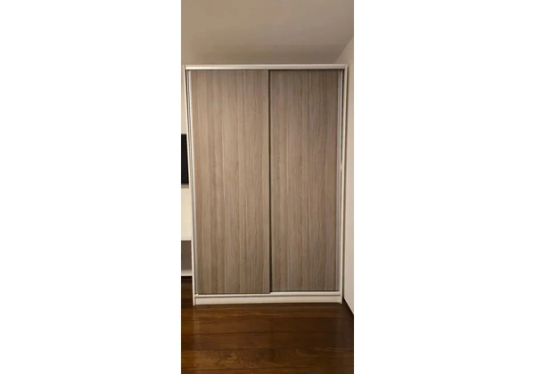 Guarda Roupas MDF em bom estado