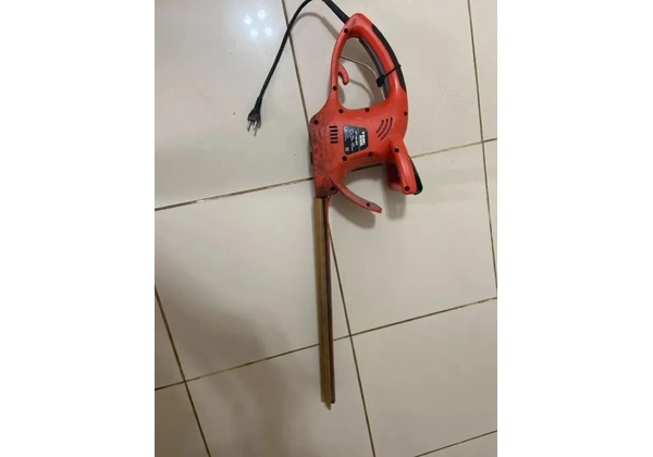 Serra podadora Black & Decker