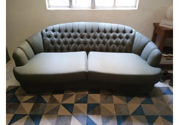 Sofá c/ 2 lugares chesterfield em Estofado / Tecido Verde 90 cm x 196 cm x 88 cm