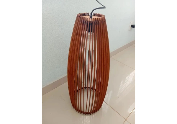 Vendo linda luminária rústica!