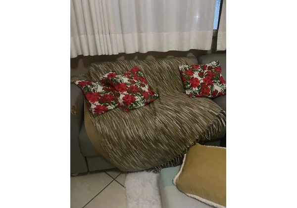 Vendo sofá de 3 lugares de canto em napa em excelente estado