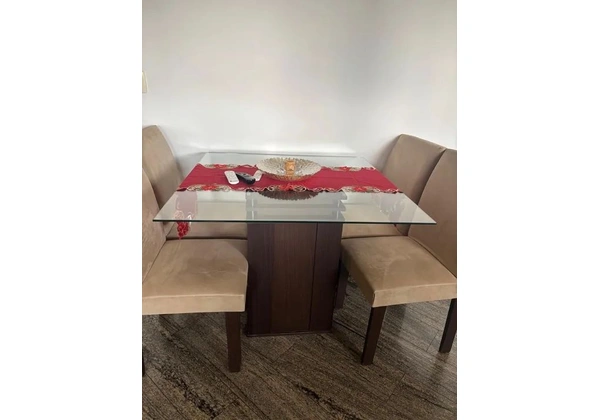 Mesa 4 lugares tampo de vidro