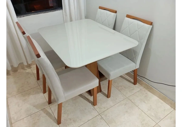 Mesa de jantar Sandiego 4 cadeiras em madeira