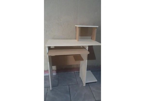 Mesinha para computador 100.00