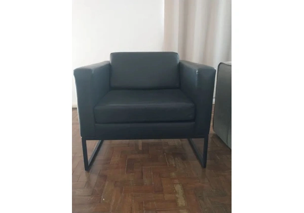 Vendo poltrona Tok stok.