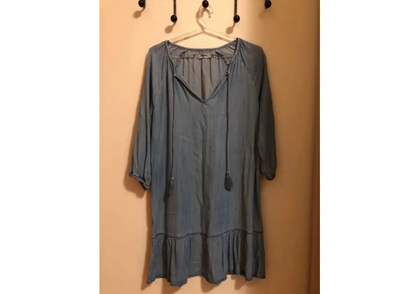 Vestido jeans com amarração