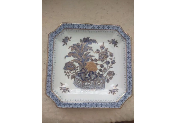 Prato de cerâmica importado