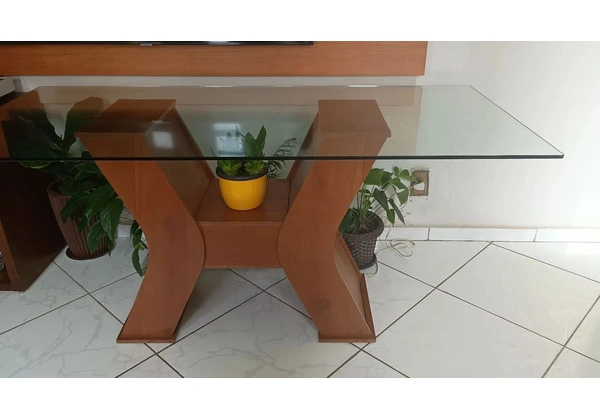 Mesa com tampo de vidro 8 Lugares