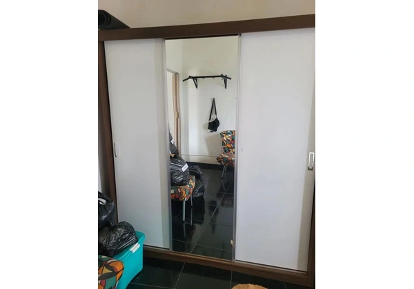Guarda roupa de casal bem conservado