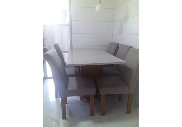 Mesa 6 lugares 1000.00 aceito cartão