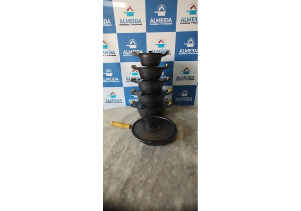 Panela de alumínio batido 5 pç mais Frigideira preta na Oferta 270 reais avista!