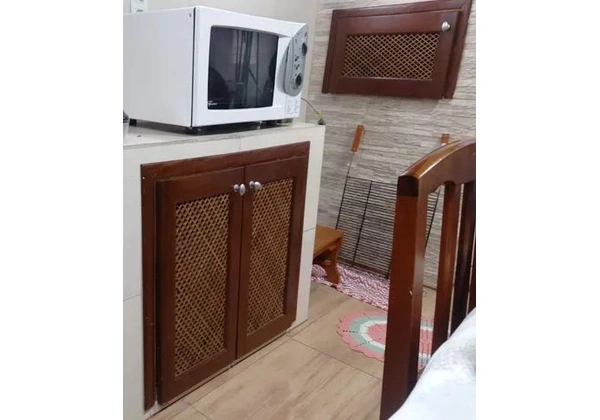 Portinhas com caixilho e vistas | casinha botijão de gás.