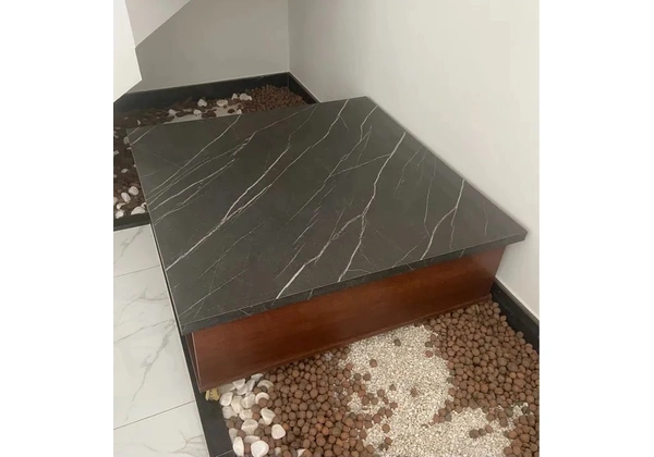 Mesa de centro com rodinhas