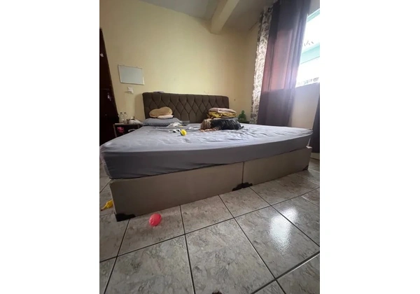 Cama King Size com Cabeceira Removível