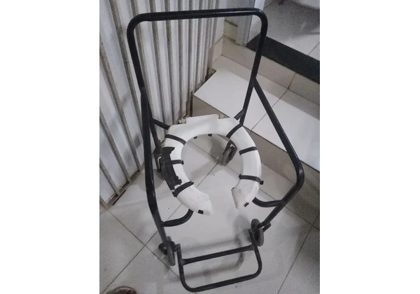 Cadeira de banho pra doação