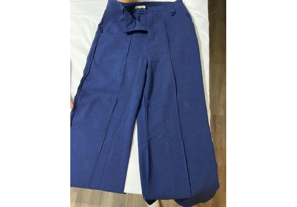 Calça azul marinho