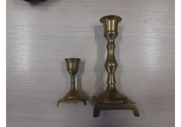 ANTIGOS CASTIÇAIS DE BRONZE RELÍQUIAS USADO