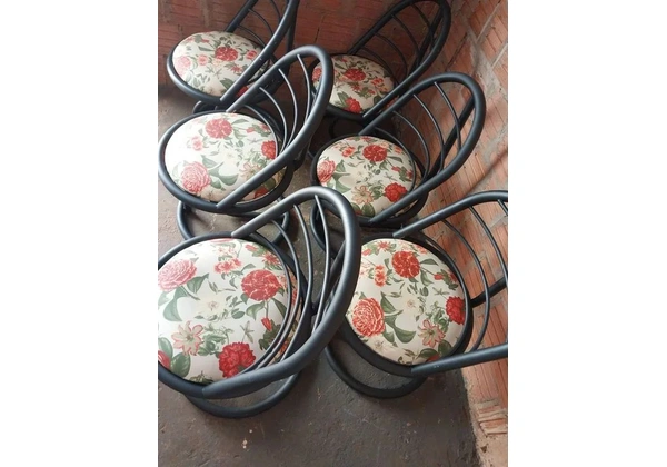 Cadeiras tubular com tecido impermeável