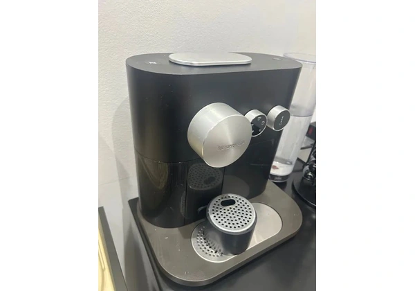 Cafeteira NESPRESSO
