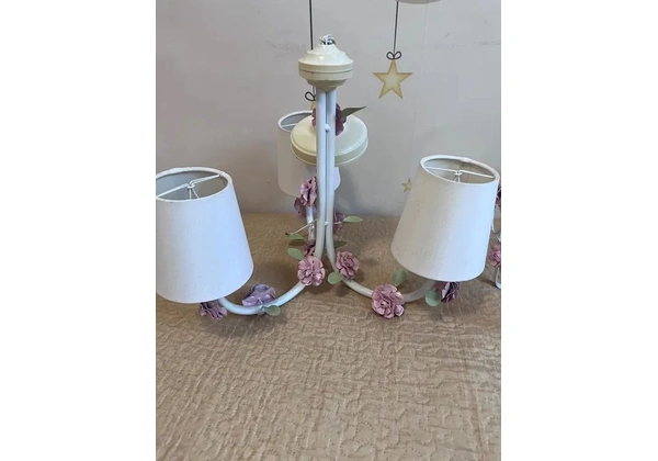 Lustre infantil mais dossel
