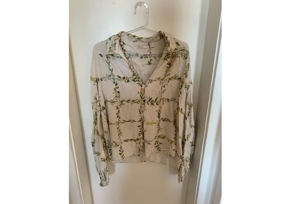 Blusa de manga estampada