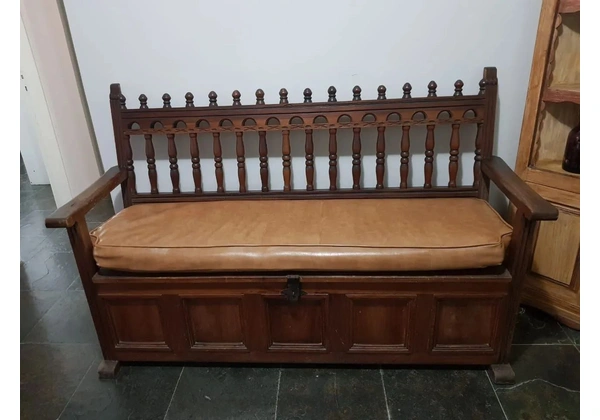 SOFAR BAÚ DE MADEIRA (ANTIGUIDADE)