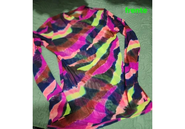 Blusa colorida de tela Bodyforsure P