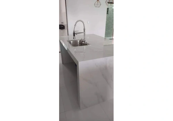 Marmores e Granitos e com ofertas de Montagens grátis no porcelanato
