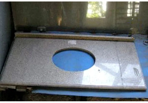 Pia de granito Marrom 120 x 57cm frontão de 5cm e cuba oval
