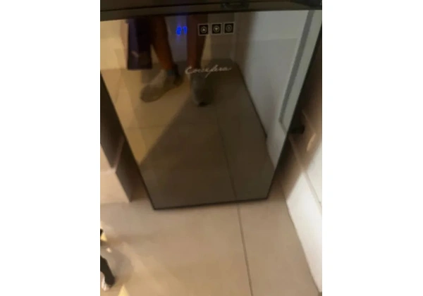 Adega para 16 garrafas