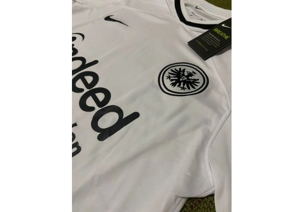 Camisa Frankfurt 2022