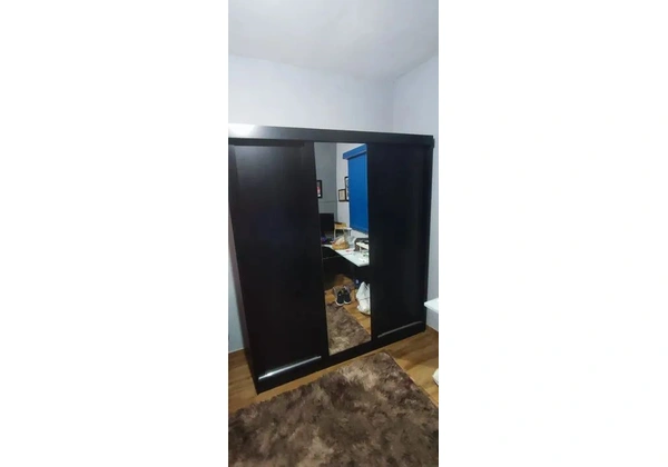 Guarda Roupa com Espelho