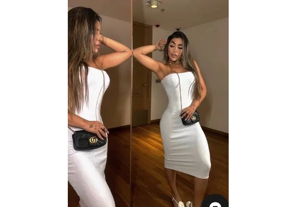 Vestido midi branco canelado