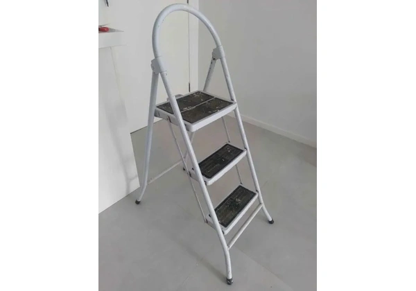 Escada dobrável SPL em Aço Branco 115 cm x 35 cm x 70 cm