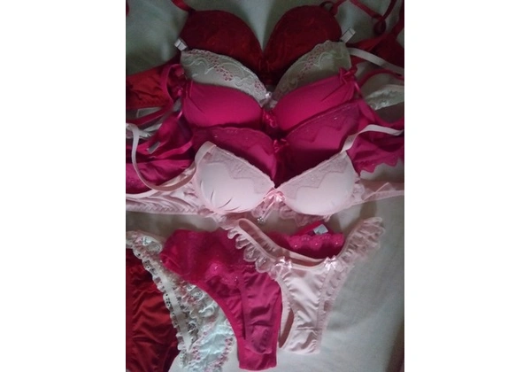 Conj. sutiã com bojo e calcinha pink, rosa e vermelho